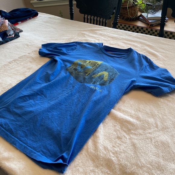 Mens Short Sleeve RVCA Graphic Tee. Size Small. - Picture 3 of 3